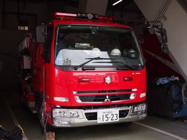 ［化２型］ 化学車
