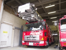 ［５０Ｍ級］ はしご付き消防自動車