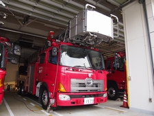 ［３０Ｍ級］ はしご付き消防自動車