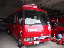 人員搬送車
