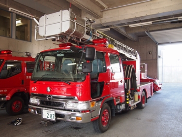 ［１５Ｍ級］ はしご付き消防自動車（小型はしご車）