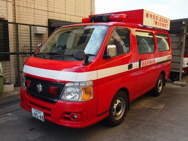 広報車