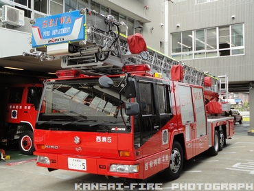 ［４０Ｍ級］ はしご付き消防自動車