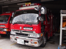 ［化３型］ 化学車