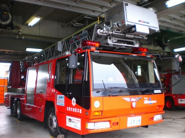 ［４０Ｍ級］ はしご付き消防自動車