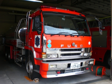小型動力ポンプ付き水槽車２型