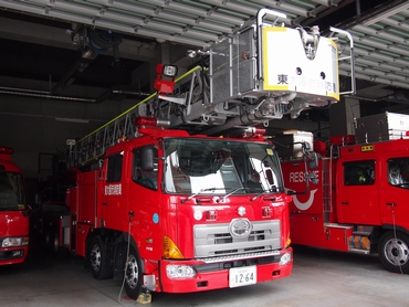 ［４０Ｍ級］ はしご付き消防自動車