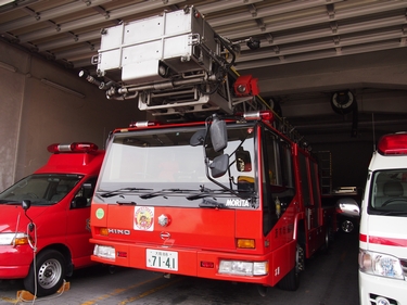 ［４０Ｍ級］ はしご付き消防自動車