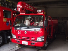 資器材搬送車