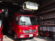 ［１５Ｍ級］ はしご付き消防自動車