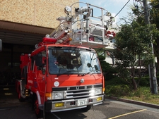 ［１５М級］ はしご付き消防車
